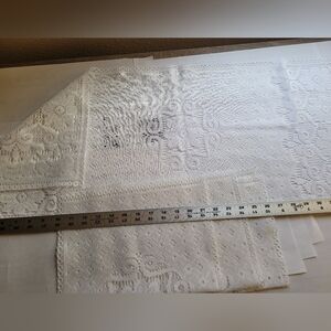 4 PC Doily/Runner Set